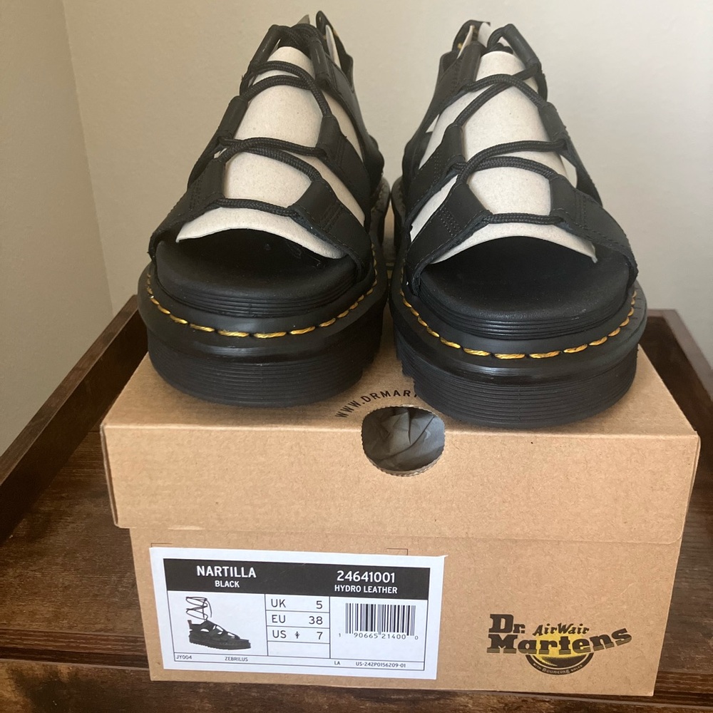 Dr Martens Nartilla Sandals (black)
